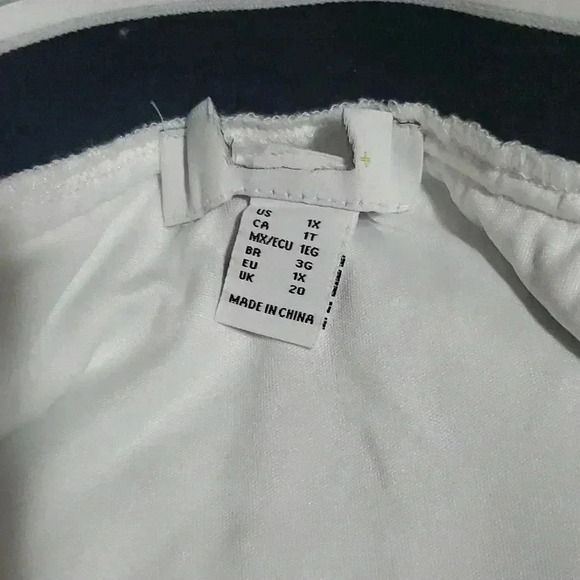 Hello Kitty sequin skirt 1X - Picture 4 of 9